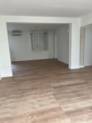  Appartement à louer 4 pièces 90 m²