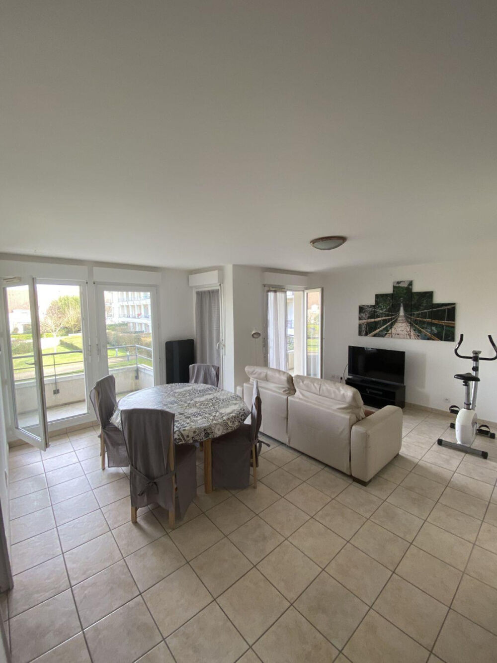 Location Appartement Chambre meublée avec balcon Cergy le Haut Cergy