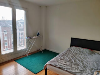  Appartement à louer 3 pièces 110 m²