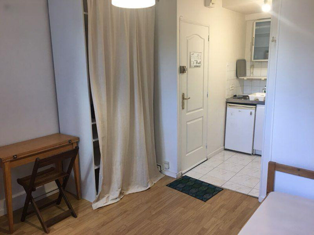 Location Appartement Studio meublé de 15 m2 Paris 19