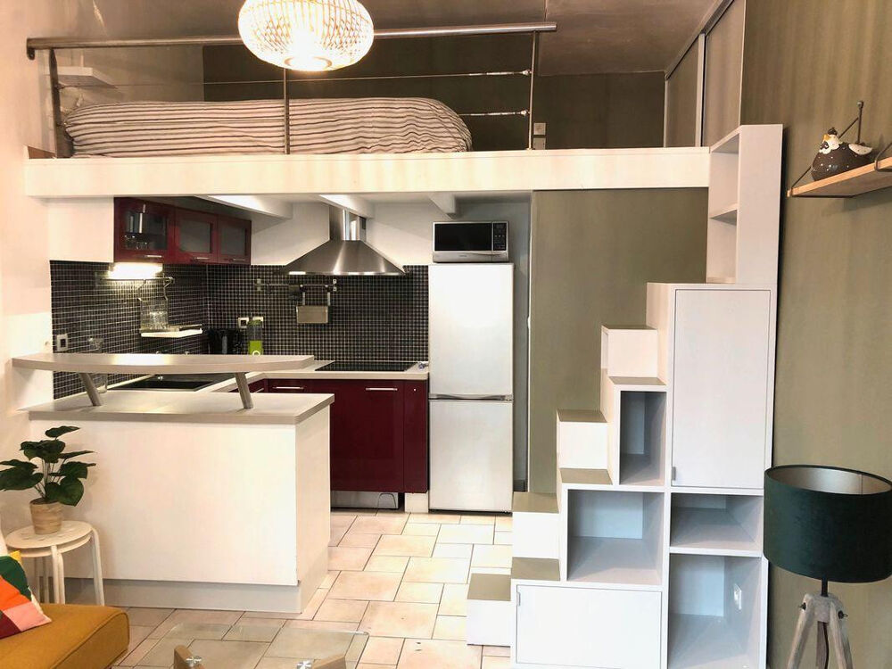 Location Appartement Studio meublé 25m2 RDC avec mezzanine Paris 10