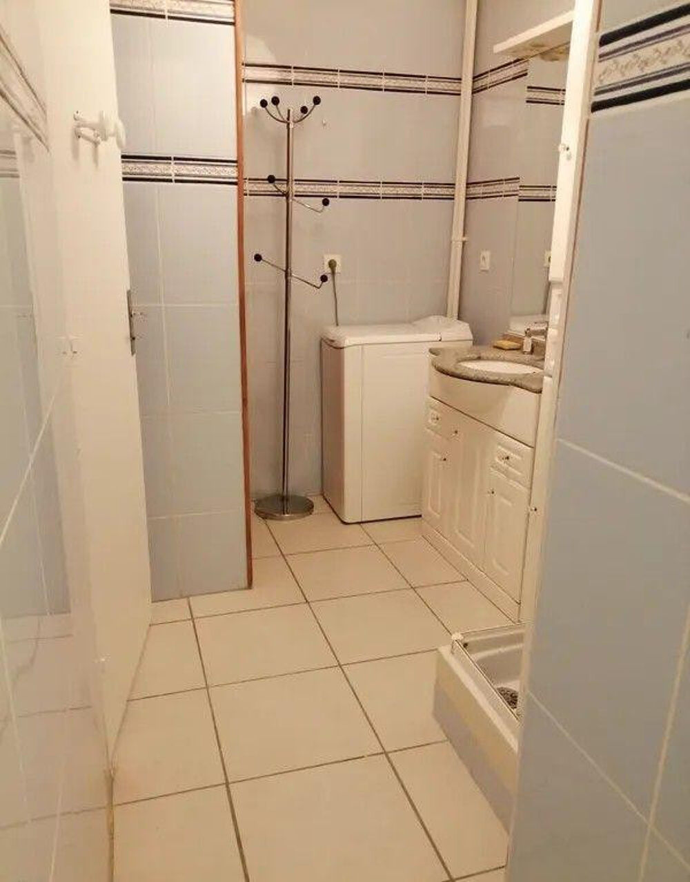Location Appartement Beau studio meublé de 34m² proche Père Lachaise Paris 20