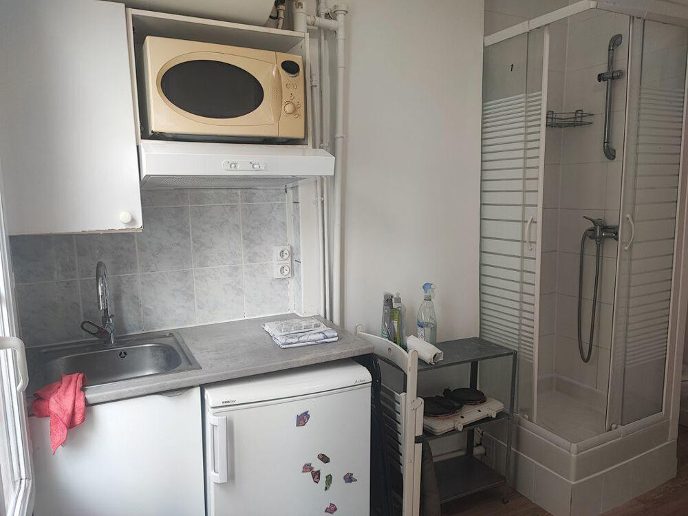 Location Appartement Studette avec WC refaite à neuf Paris 15