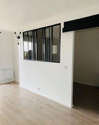  Appartement à louer 2 pièces 33 m²