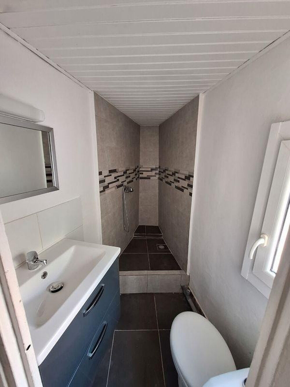 Location Appartement T1 meublé 21 m² – Vue mer, climatisation & lumière Marseille 2