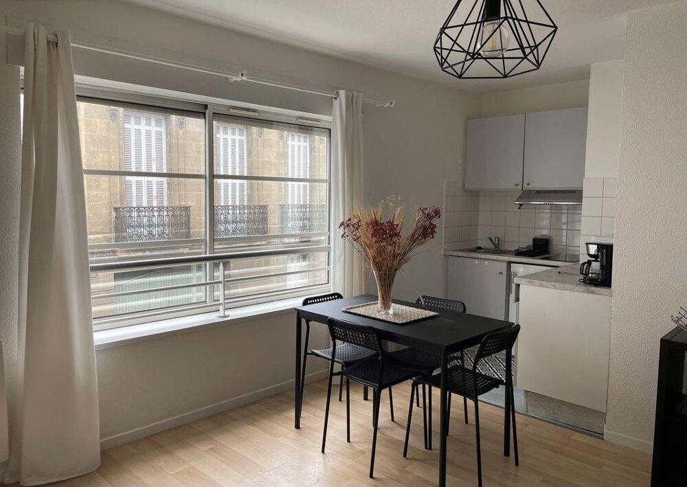 Location Appartement Beau studio meublé 26m²avec parking Bordeaux