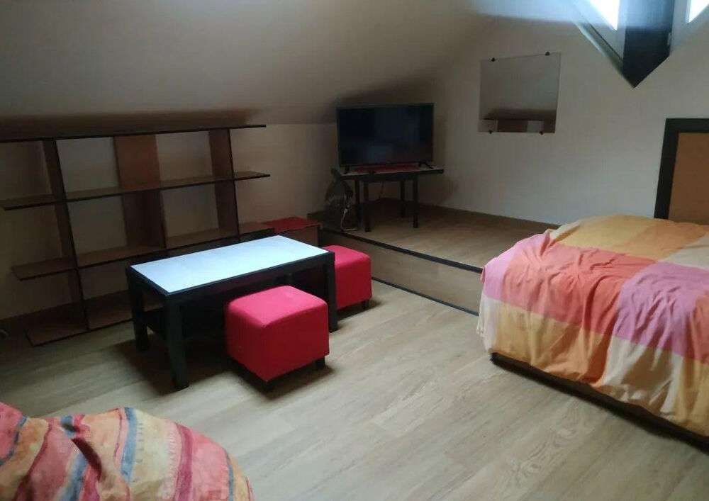 Location Appartement Beau studio meublé 25m² avec salle d'eau partagée Tours