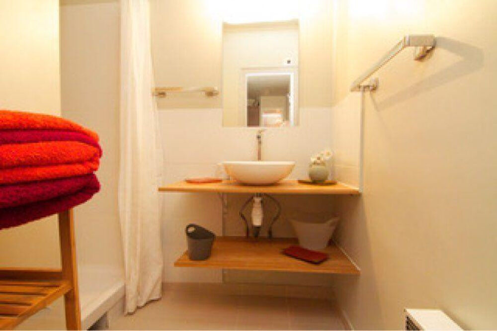 Location Appartement Très beau 2 pièces. Montmartre/Abbesses Paris 18