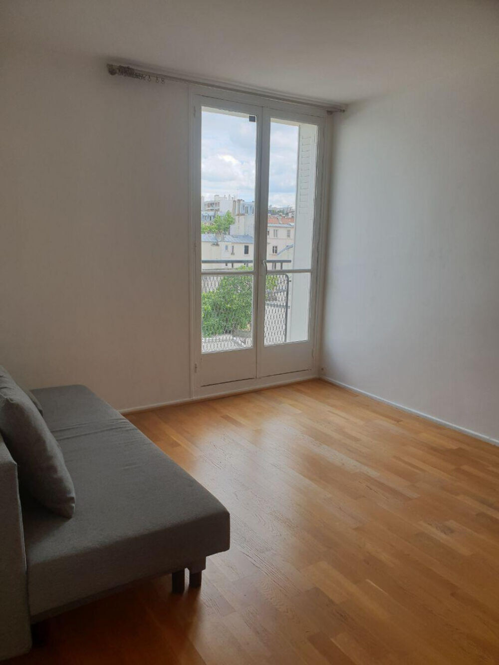 Location Appartement T2 meublé de 41m2 dans Paris 19ème - 1 350€ CC Paris 19