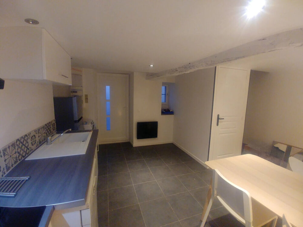 CHARME & RENTABILITÉ  MAISON DE VILLE EN PIERRE RÉNOVÉE - 93280€