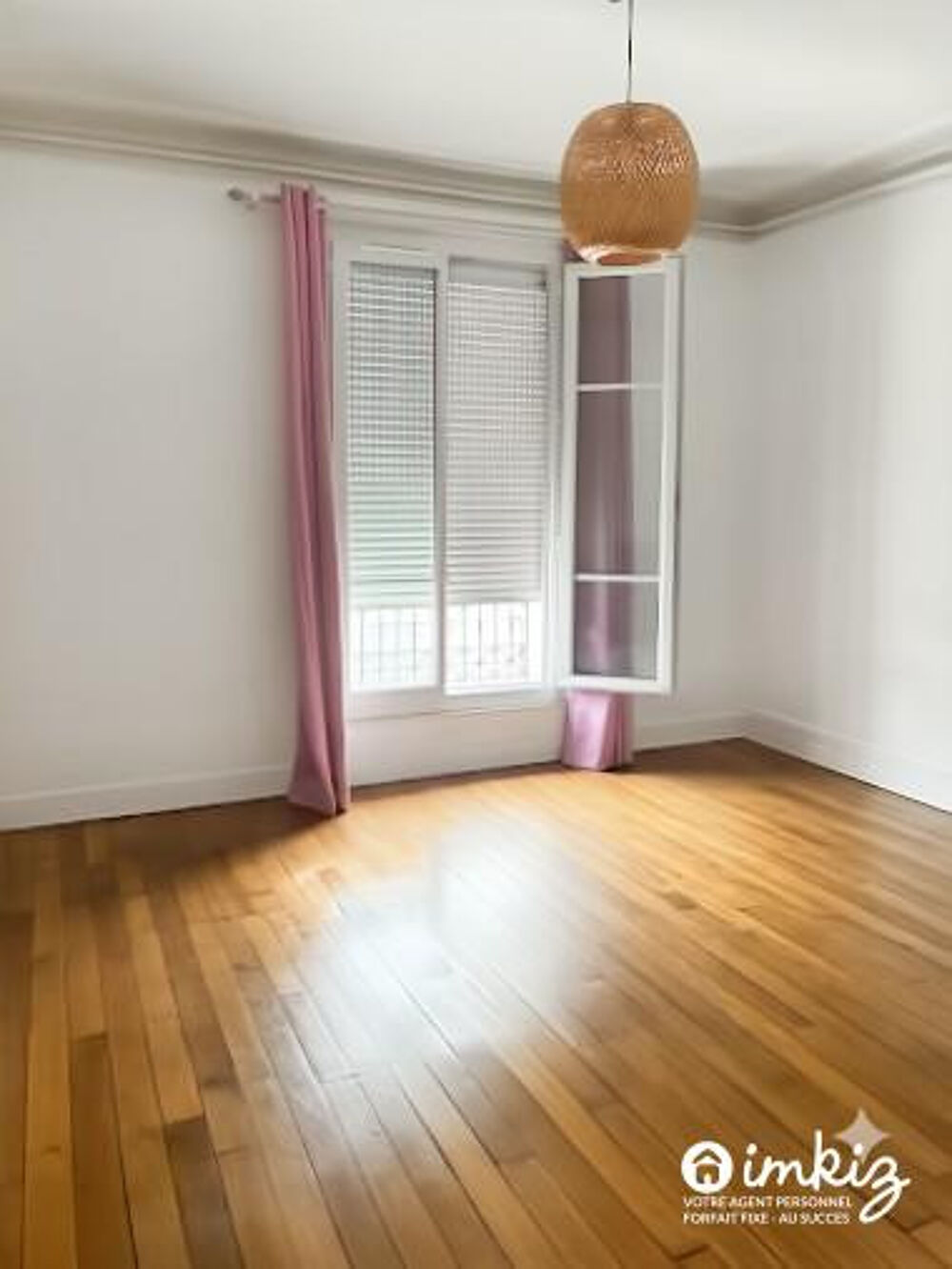 Vente Appartement Paris 18  3 pièces charme, balcon, calme sur cour Paris 18