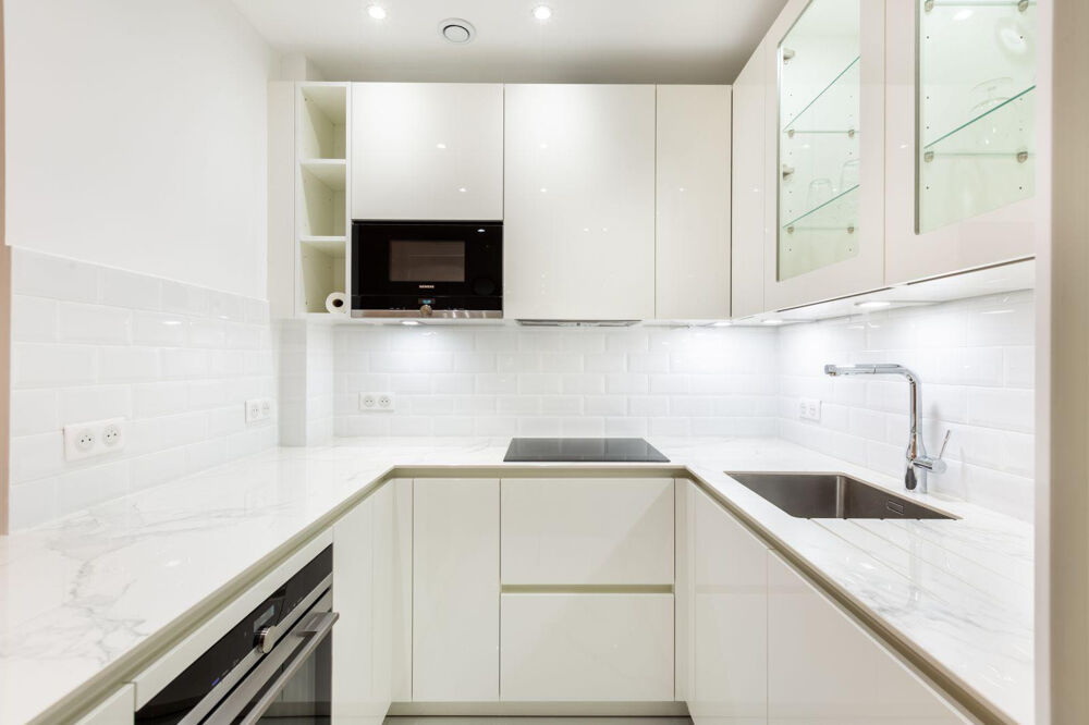 Location Appartement 2 pièces - Balcon - Refait à neuf Paris 16