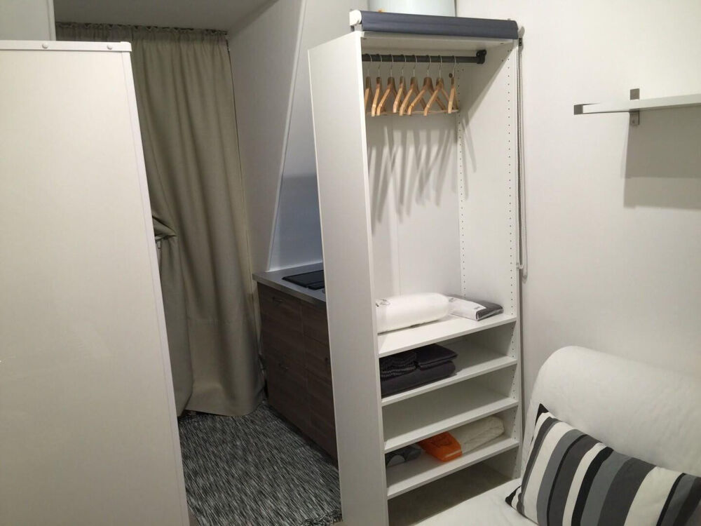 Location Appartement Beau studio meublé 10m² vue sur les toits Paris 15