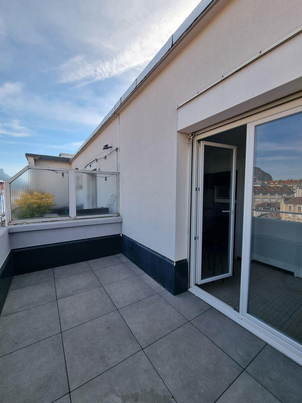 Location Appartement Très beau T1 entièrement refait au dernier étage Grenoble