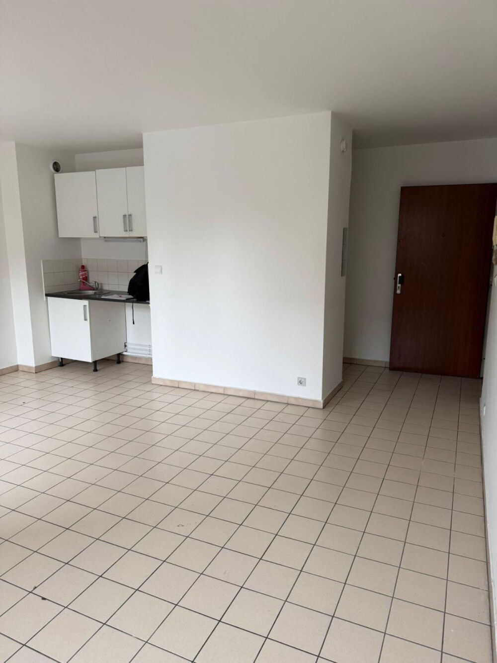 Location Appartement Superbe studio ensoleillé proche commodités Bobigny