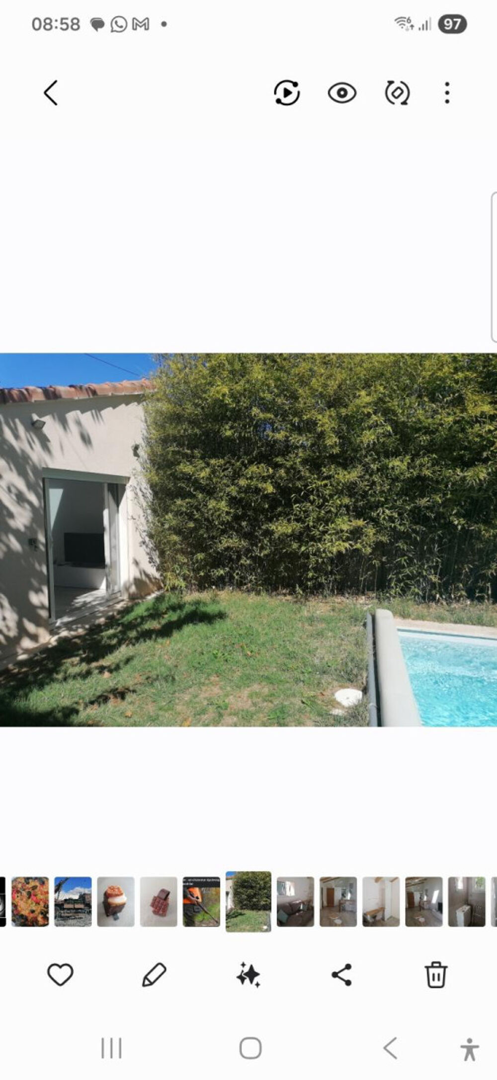 Petite maisonette studio