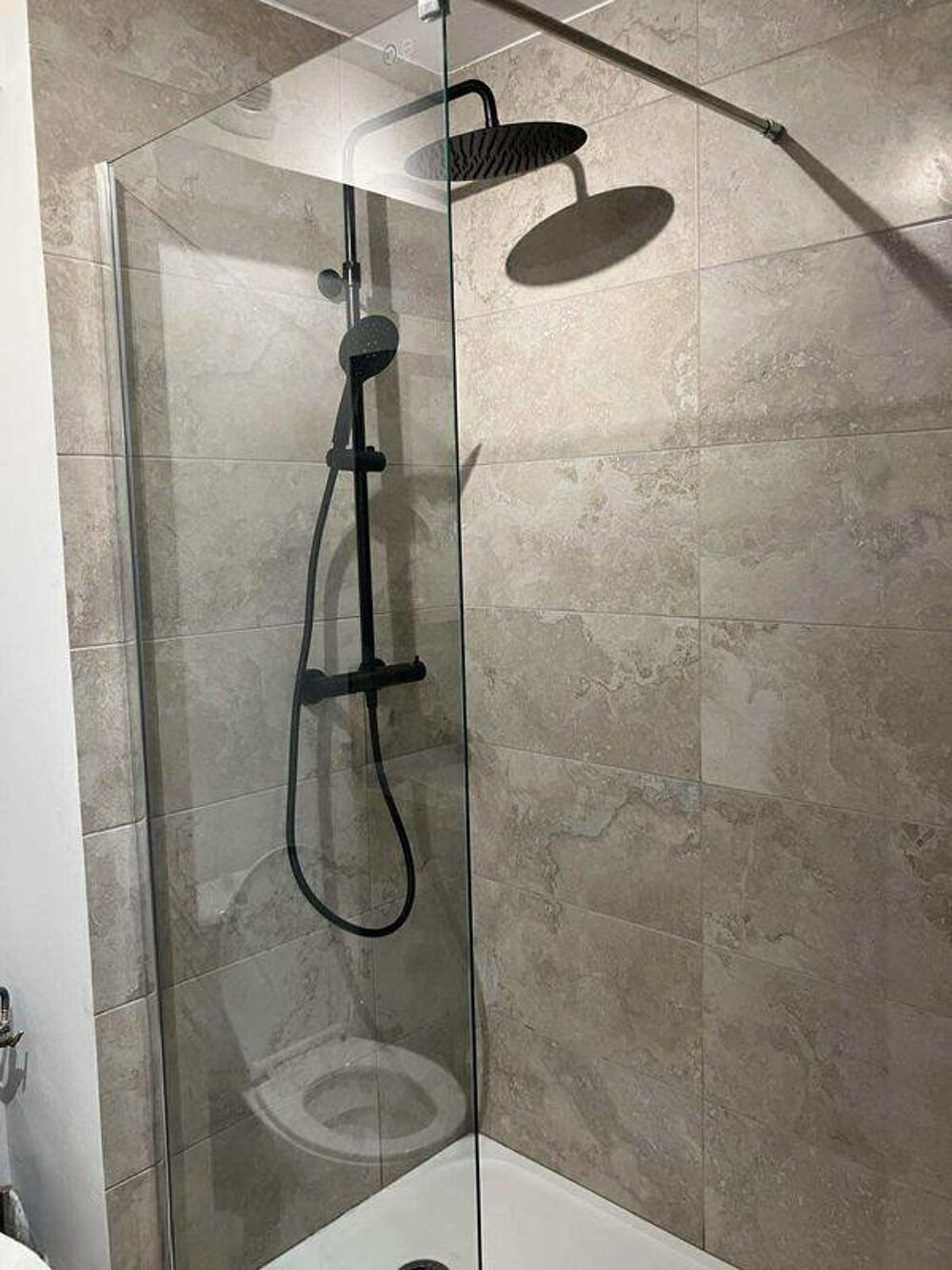 Location Appartement Studio refait à neuf 21m2 Marseille 1
