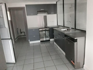  Appartement à louer 4 pièces 100 m²