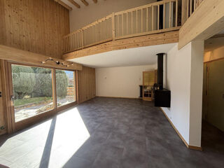  Maison à louer 5 pièces 195 m²