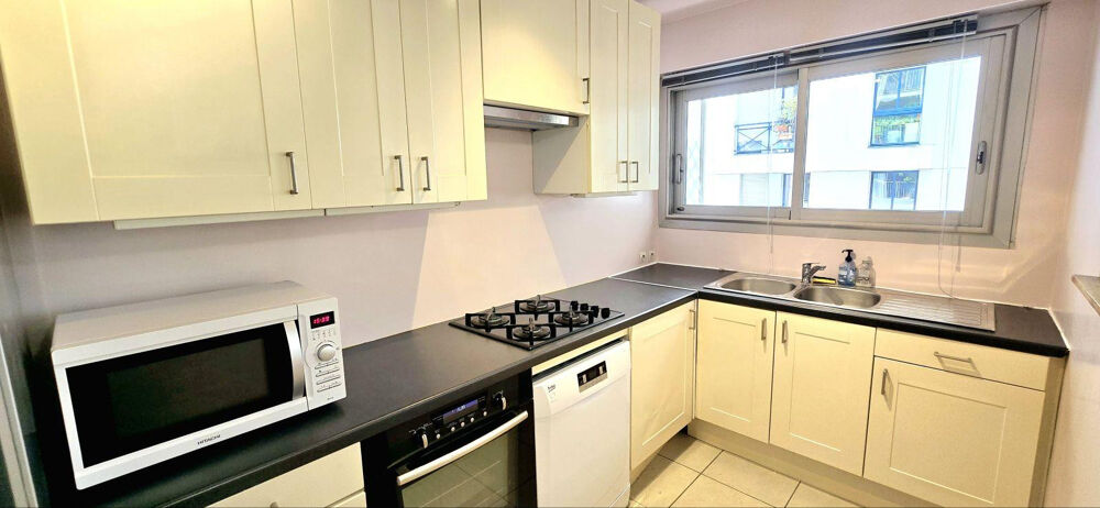 Location Appartement Beau 43m2 meublé + 10m2 de terrasse dans Paris 17e Paris 17