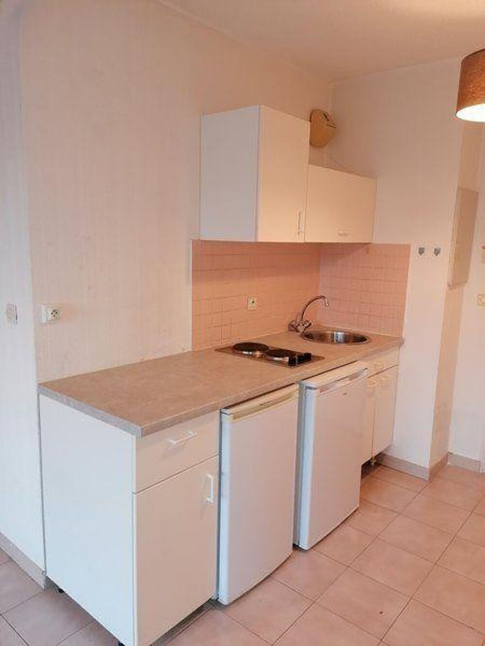 Location Appartement Grand studio à Villemomble, balcon Villemomble