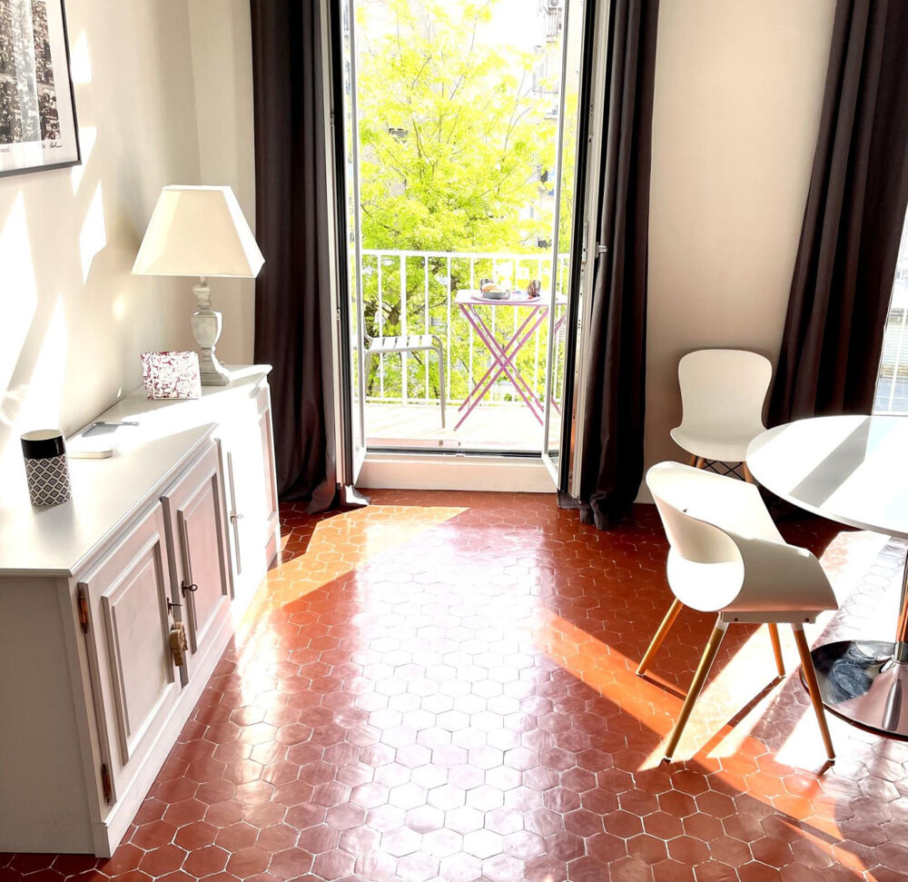 Location Appartement Studio 4e, spacieux, charmant, calme, clim, balcon Marseille 4