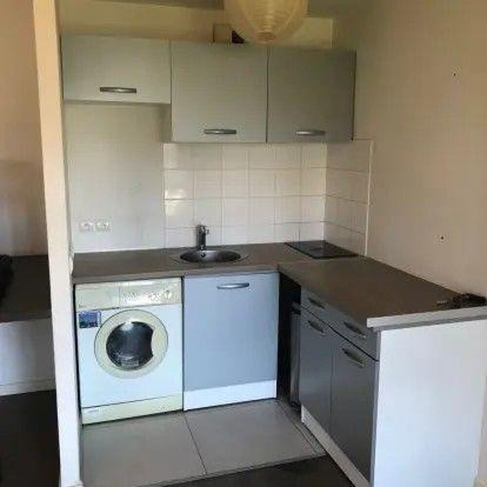 Location Appartement Beau studio 31m² quartier des Epinettes-Bessières Paris 17