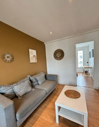  Appartement à louer 5 pièces 65 m²