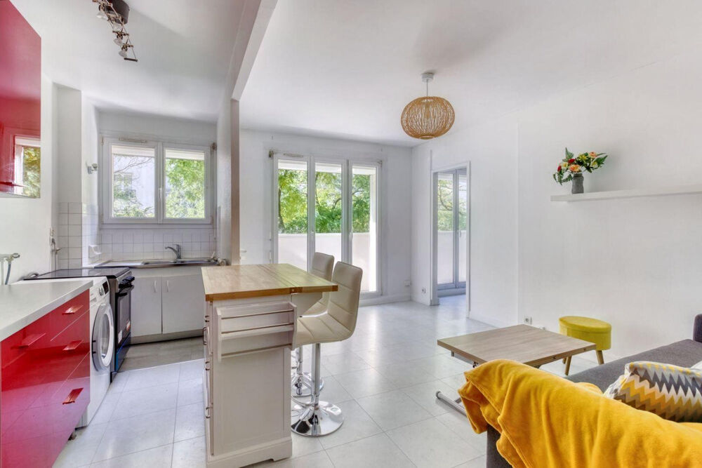 Location Appartement 2 pièces très lumineux et fonctionnel avec balcon Paris 20