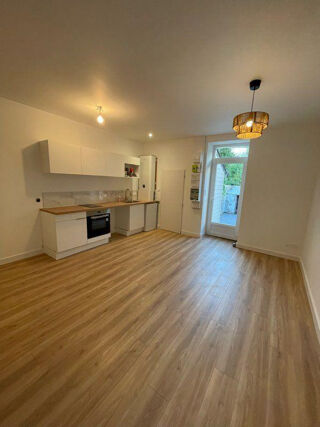  Appartement à louer 2 pièces 37 m²