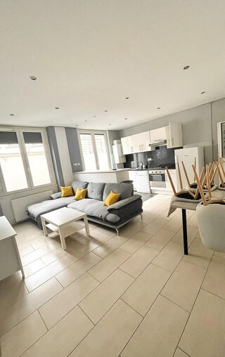  Appartement à louer 2 pièces 60 m²