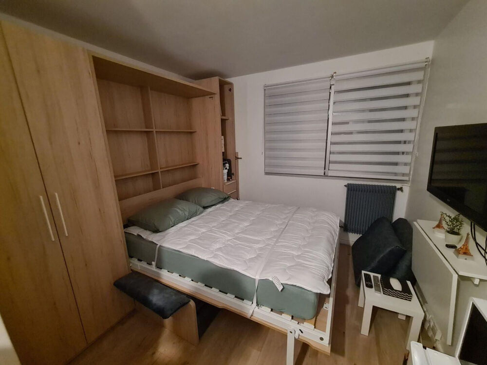 Location Appartement Beau studio entièrement meublé et rénové 13m² Colombes