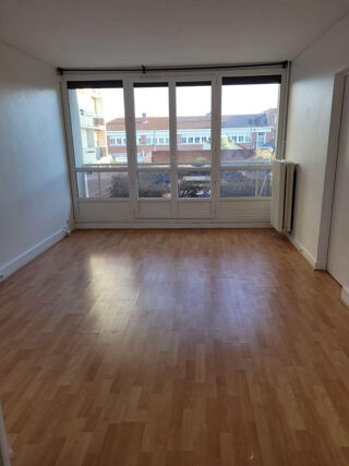  Appartement à louer 3 pièces 65 m²