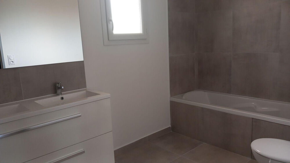Location Maison Maison t4 neuve, quartier calme Les cabannes