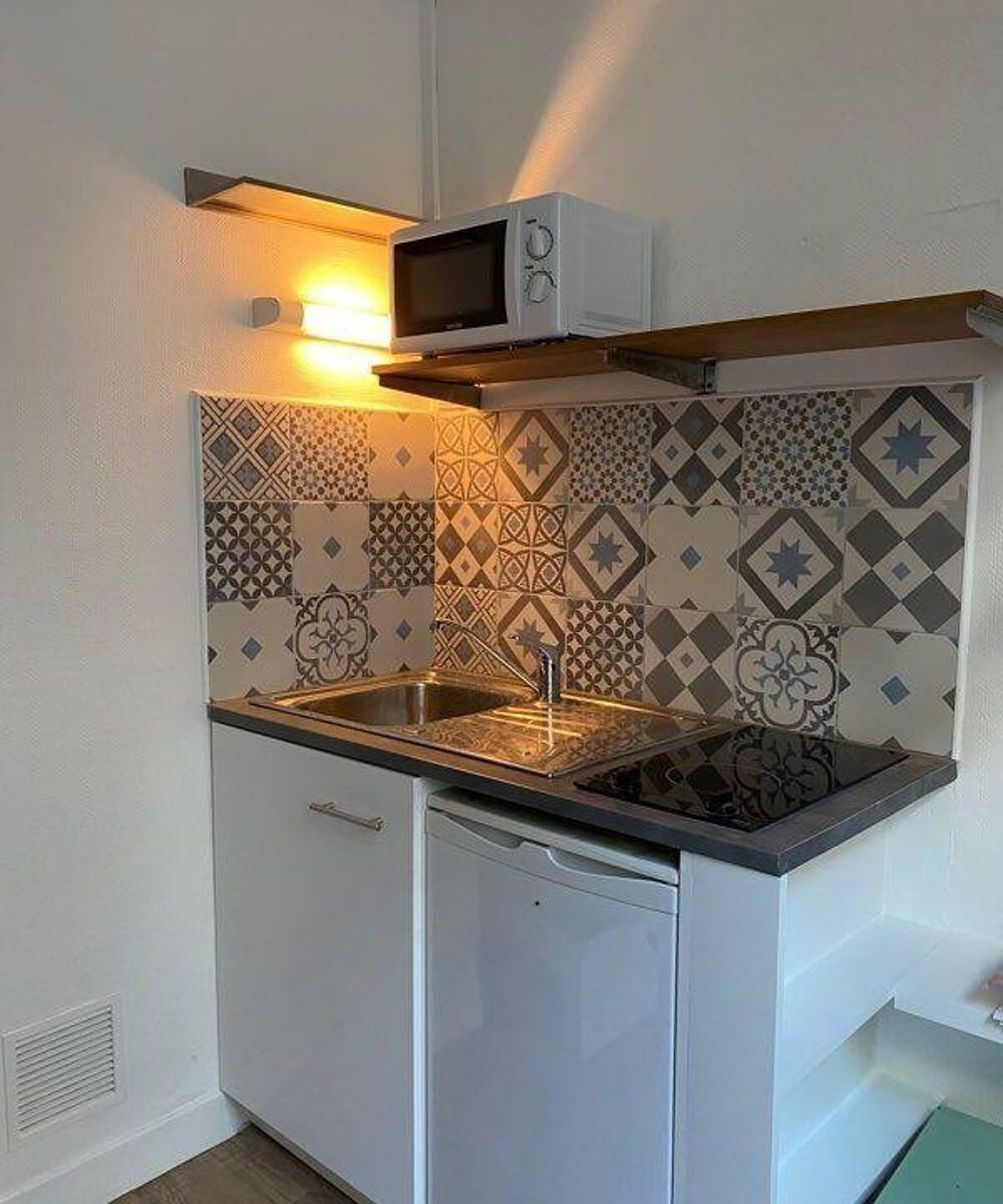 Location Appartement Studio 15m2 meublé à louer à Bordeaux Bordeaux