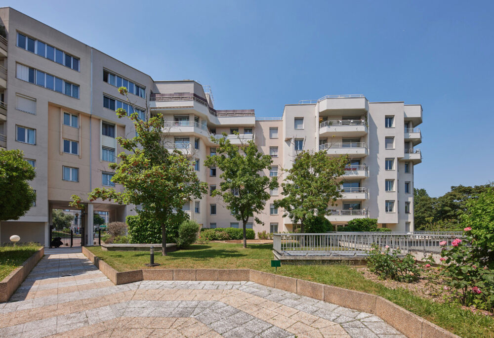 Appartement 4 pièces 82 m² · à Issy-les-Moulineaux · 82 m² · 471 770 €