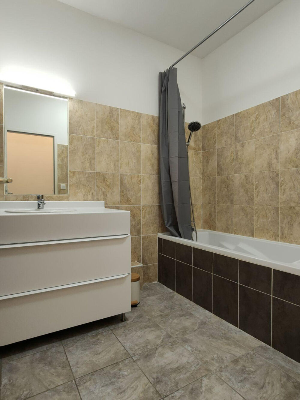 Location Appartement Duplex dans résidence de 5 logements Lyon 8