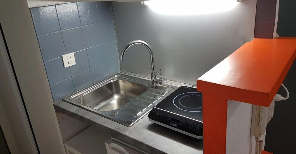 Location Appartement Beau studio Meublé 17m2 Aix-en-Provence Centre Aix-en-provence
