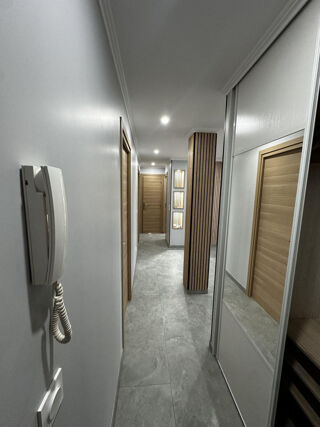  Appartement à louer 5 pièces 72 m²