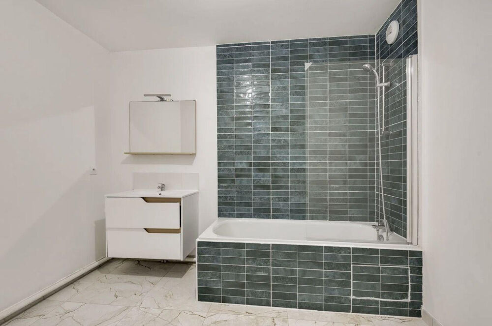 Location Appartement Très bel appartement de 60M2 avec cuisine équipée Pantin