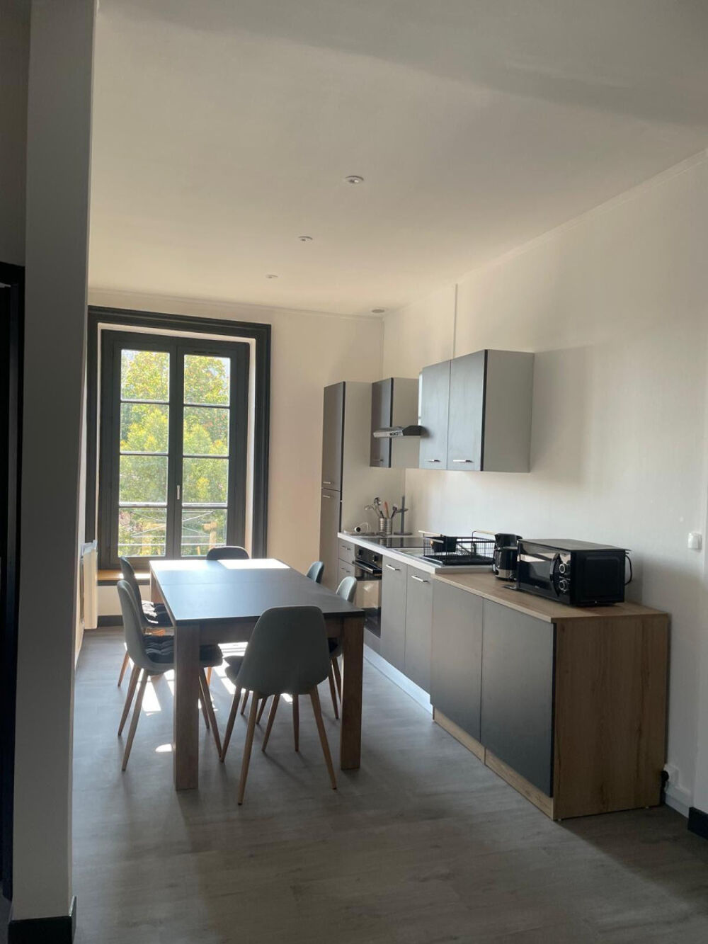 Bel appartement T3 entierement rénové et meublé