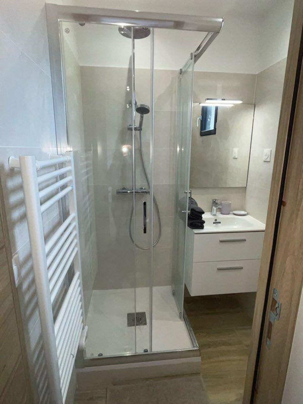 Location Appartement Studio neuf climatisé avec terrasse Aix-en-provence
