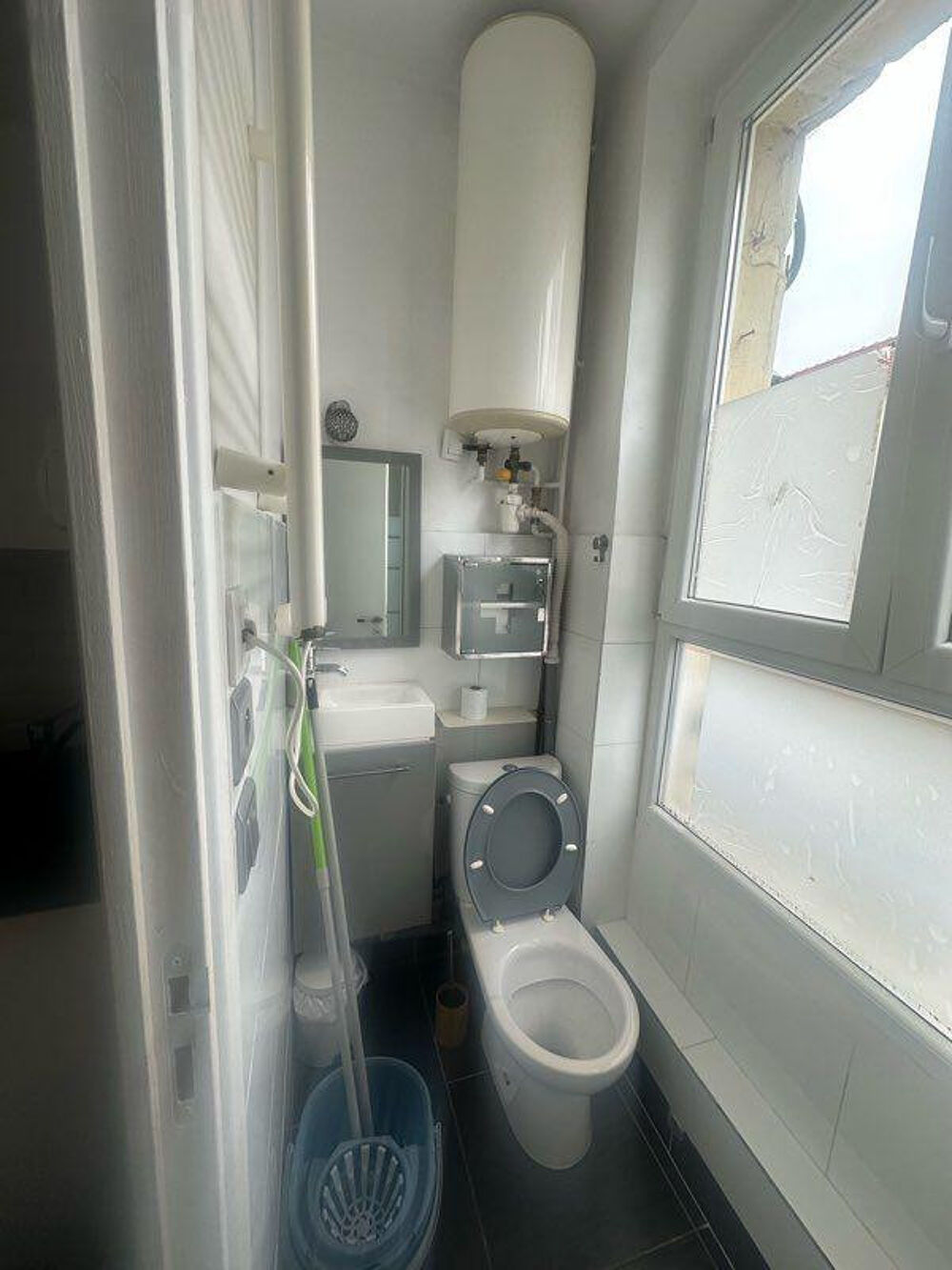 Location Appartement Beau studio 1er étage refait à neuf Puteaux