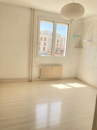  Appartement à louer 3 pièces 60 m²