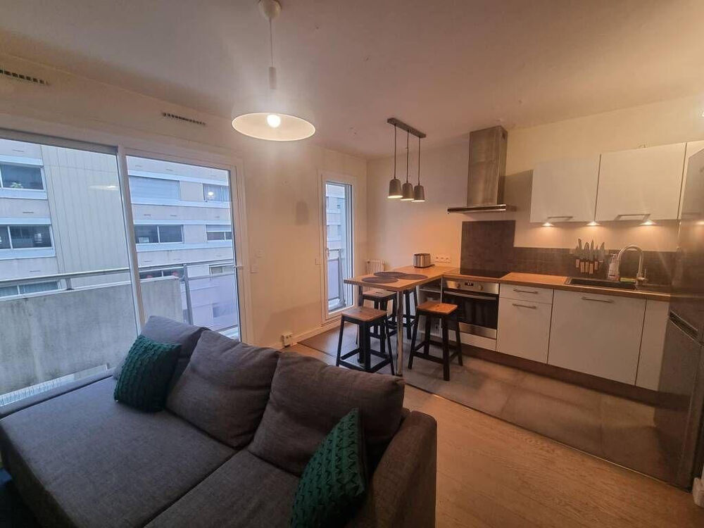 Location Appartement Beau studio meublé avec balcon lumineux Paris 10