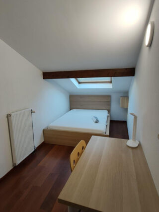  Appartement à louer 4 pièces 81 m²