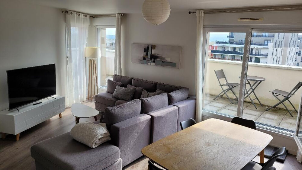 Location Appartement Chambre lumineuse dans un magnifique Duplex. Cergy