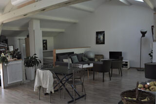  Appartement à louer 2 pièces 105 m²