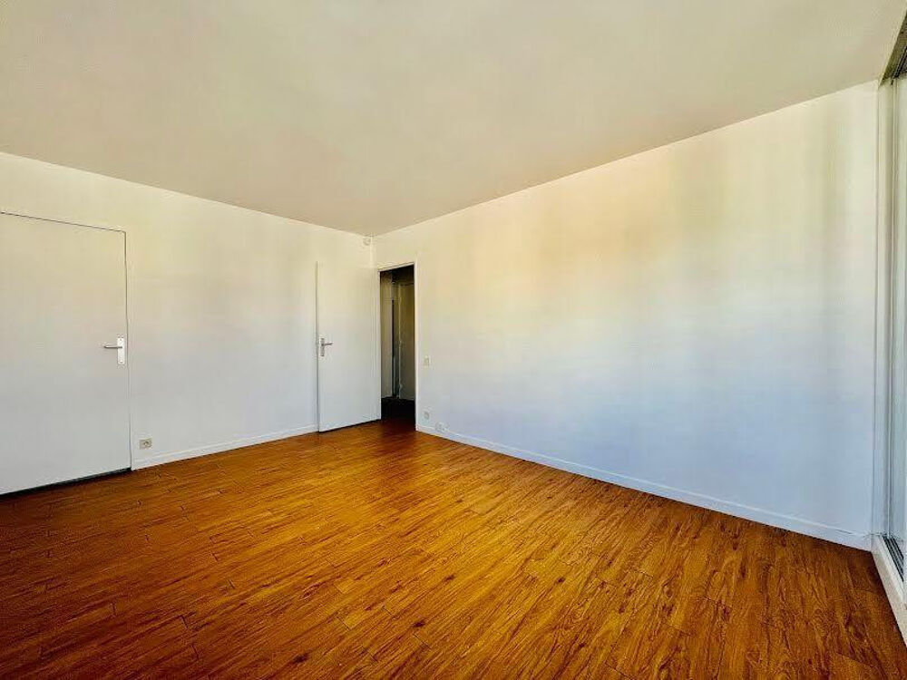 Location Appartement Grand studio 27m2 à Courbevoie Courbevoie
