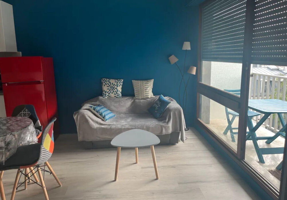 Location Appartement Grand studio 37 m2 proche Marcadet Poissonniers Paris 18